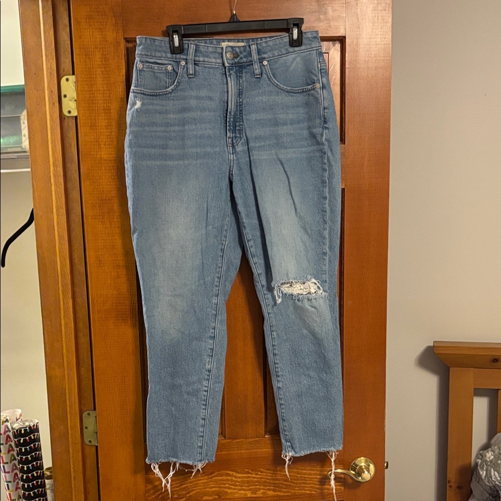 Madewell Light Blue Distressed Ankle Jeans. Size 30